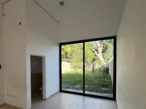 AVENIDA 3 ENTRE PASEOS 108 Y 109