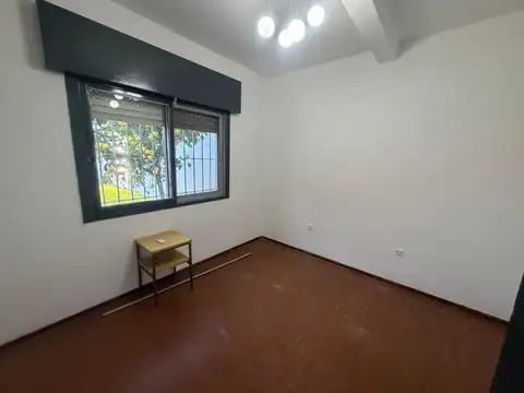 Casa 3 ambientes con Jardin en Carapachay