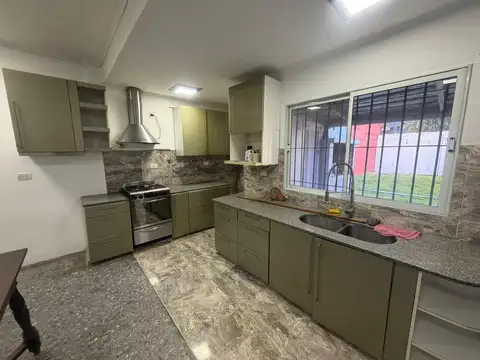 Casa 3 ambientes con 1 baño