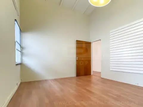 Oficina en Venta al Este