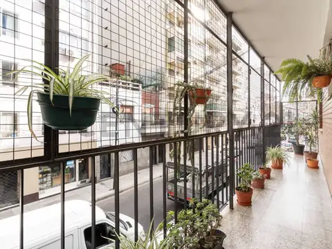 colombres 100, Piso 1