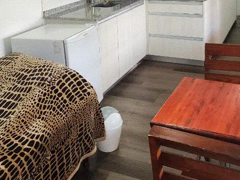Casa 2 ambientes con 1 baño