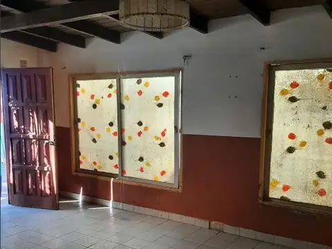 Casa 2 ambientes con 2 baños