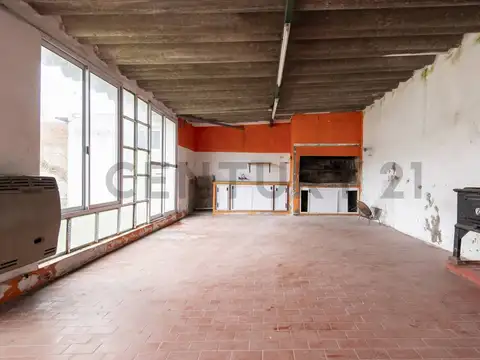 Depto Tipo Casa en Venta con 2 cocheras