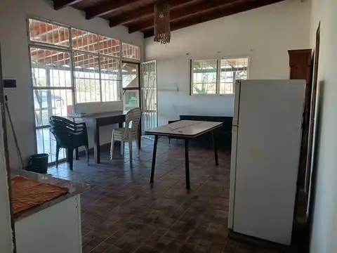 Casa 3 ambientes con 1 baño