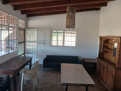 Casa en Alquiler con 1 cochera