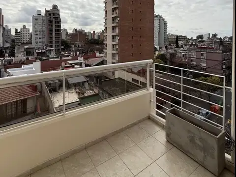 Alquiler departamento 1 dormitorio Al Norte con balcon