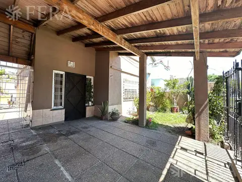Venta de Casa 6 ambientes con patio y parrilla en Wilde