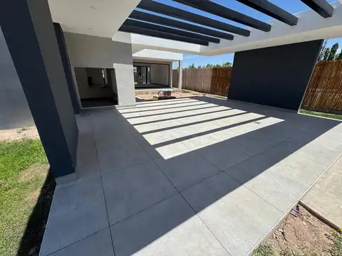 Casa en Venta en Lujan De Cuyo, USD 350.000