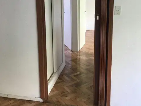 EXCELENTE 3 AMBIENTES CON BALCON AL FRENTE