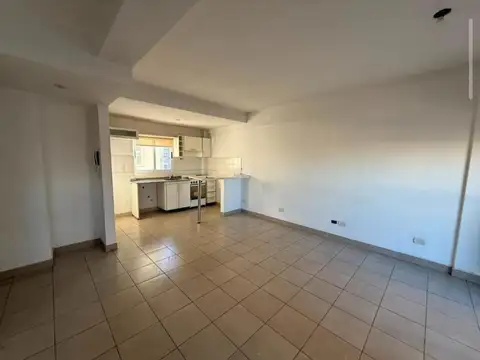 Amplio departamento de 2 amb con balcón terraza y parrilla