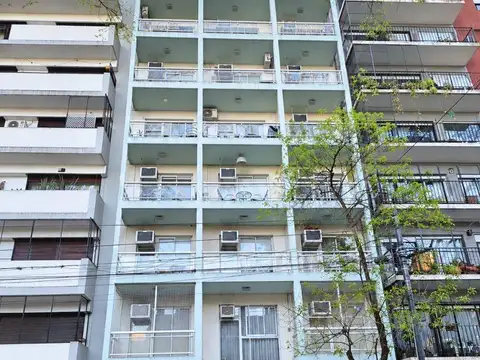 Monoambiente al frente en Alquiler con Balcón - Palermo
