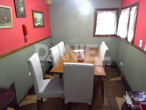 ALQUILAMOS HERMOSO CHALET DE CATEGORIA A SOLO 4 CUADRAS DE LA ESTACION DE PADUA.