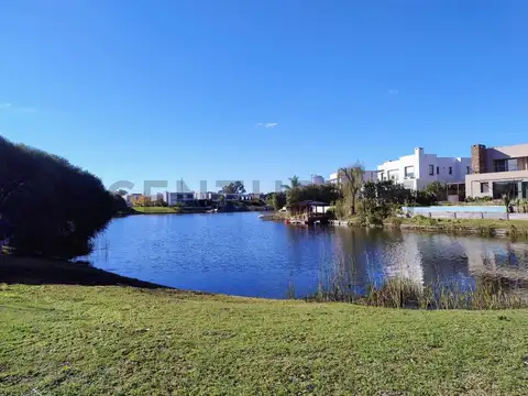 Lote al lago en venta Barrio Los Lagos, Lote 97. Nordelta, Tigre.