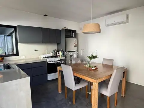 Casa PH en venta reformado a nuevo 2 ambientes Castelar