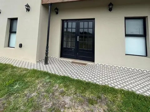 Casa 6 ambientes con 4 baños