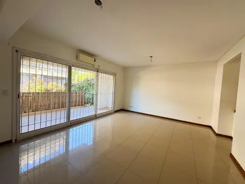 Departamento con cochera cubierta a la venta en San Fernando centro