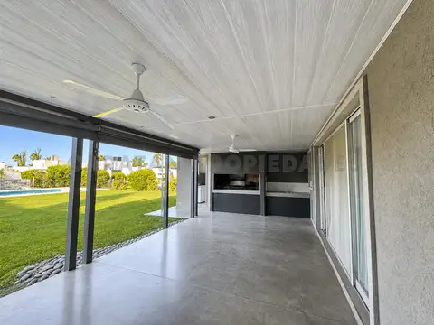Venta - Casa en Puerto Roldan