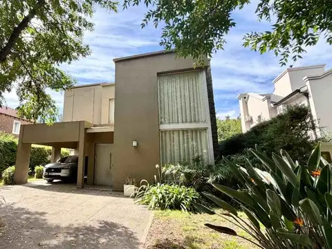 CASA EN VENTA 4 AMB SANTA MARIA DE LOS OLIVOS