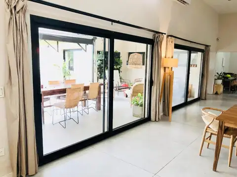 Casa 5 ambientes con 5 baños