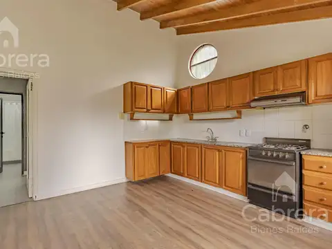 Casa en Alquiler con 2 cocheras