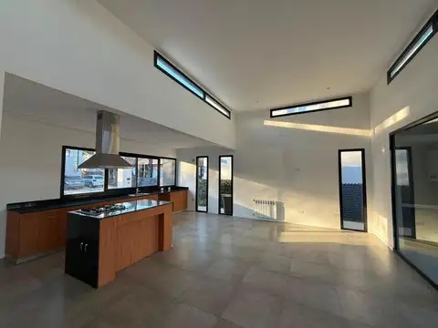 Casa 3 ambientes con 3 baños