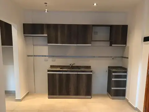 Estados Unidos 300, Piso PB