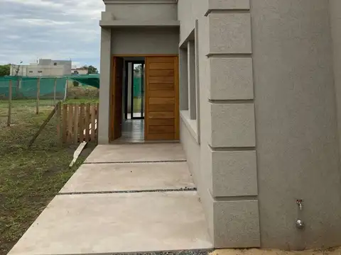 Casa en Venta en Pilar del Este - Santa Elena, USD 165.000