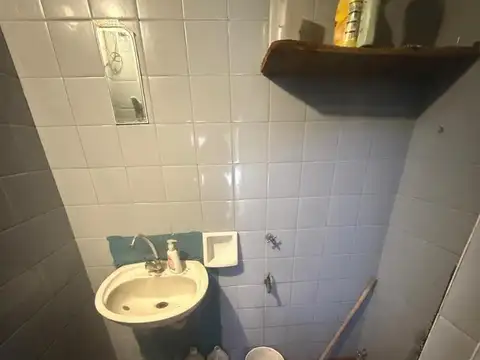 Local Comercial - No paga Expensas - Frente a parada de cole