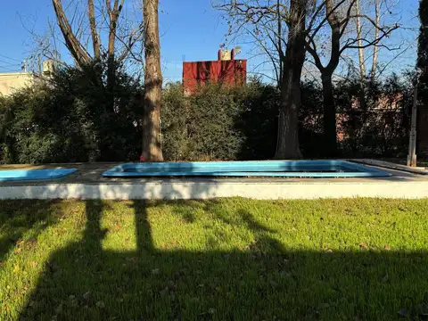 Quinta en Alquiler con 3 cocheras