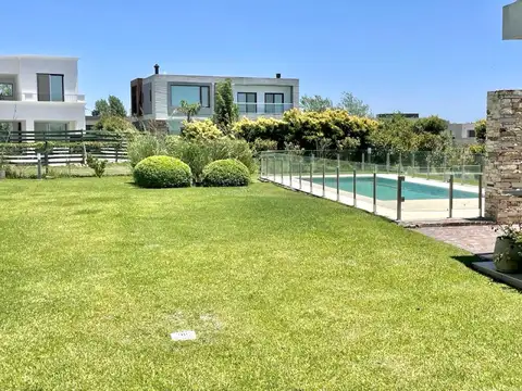 Casa en Venta, 4 Ambientes, en Reserva Cardales, 1 planta, Barrio escriturable, excelente estado