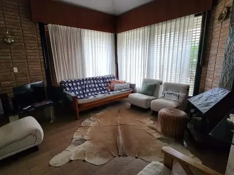 Casa 3 ambientes con 2 baños