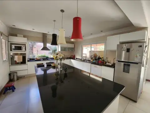 Casa en Venta en Rivadavia, USD 380.000