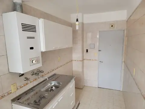 Venta Departamento 3 Ambientes en Flores, Excelente Luminosidad y Buena distrubución