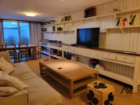 Apartamento en venta de 5 dormitorios c/ cochera en Playa Brava