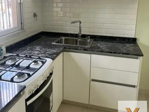 Depto Tipo Casa 2 ambientes con 1 baño