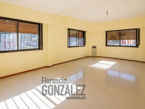Depto Tipo Casa en Venta con 2 cocheras