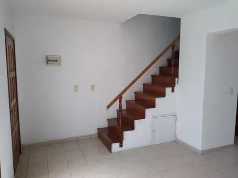 Depto Tipo Casa 4 ambientes con 1 baño