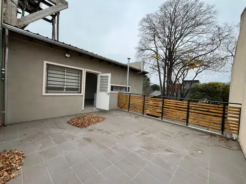 Depto Tipo Casa en Alquiler de 3 ambientes