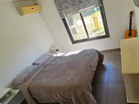 CASA ESQUINA VILLA CATALINA 2 DORMITORIOS C/PILETA