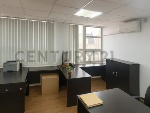 Oficina en Alquiler con 1 cochera