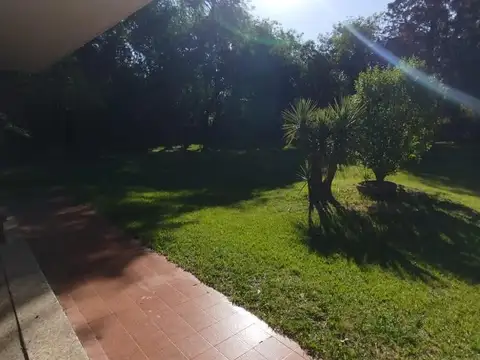 CASA EN ALQUILER PARA USO COMERCIAL (EN FUNES)