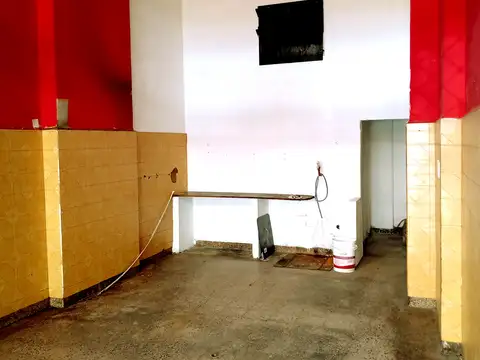 Local en Alquiler en Avellaneda, $ 590.000