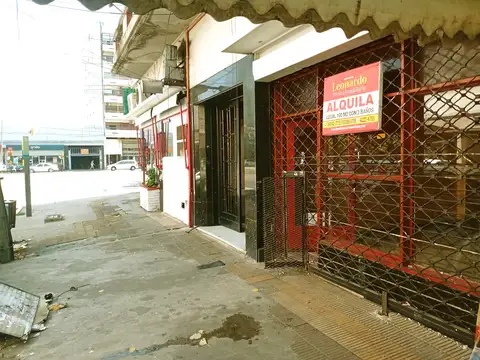 LOCAL DE 40 M2. HERNAN CORTES 12 AVELLANEDA, A METROS AV. MITRE.