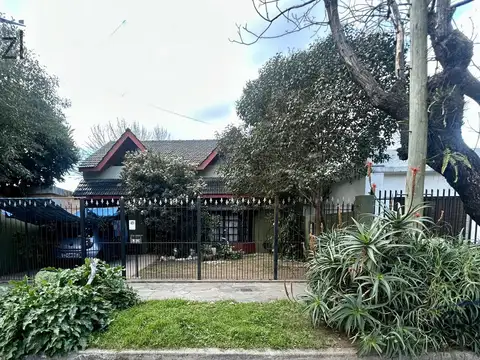 Venta casa 4 ambientes en lote propio – Parque Cisneros, Villa Adelina