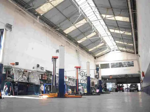 VENTA Galpón/Taller Mecánico y Oficinas en ALMAGRO
