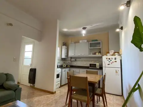 San Martín centro. Departamento 2 ambientes con cocina y bañ