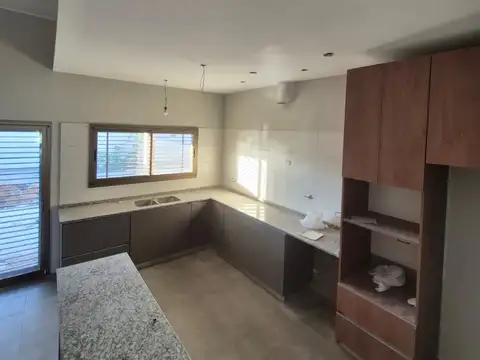 Casa en Venta en Rivadavia, USD 220.000