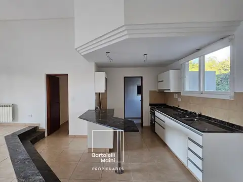 Casa en Venta en Funes, USD 470.000