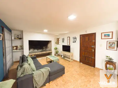 Casa 6 ambientes con 2 baños